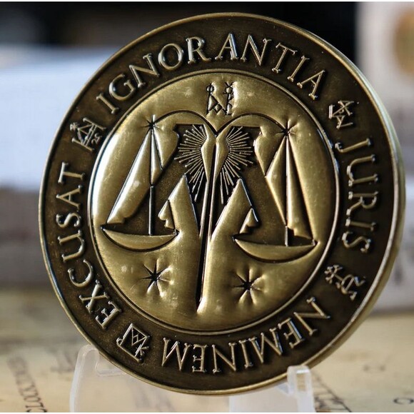 Harry Potter Ministry Of Magic Metal Medallion Official Collectible Figurine - Picture 3 of 4